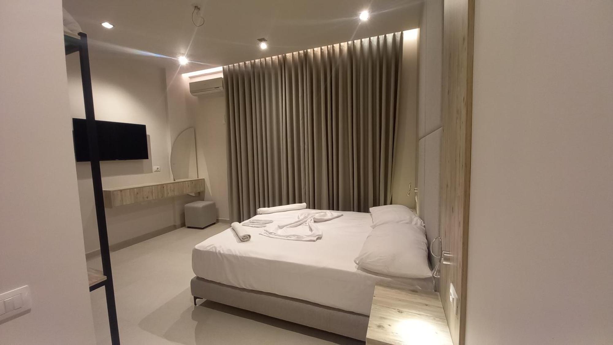 Hotel Aglon فلورا المظهر الخارجي الصورة